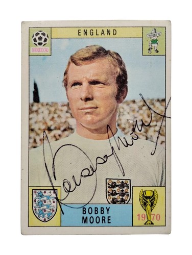 Signed bobby moore 1970 - moore,