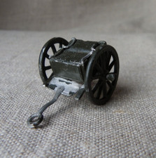 ANCIEN CHARIOT DU TRAIN DES