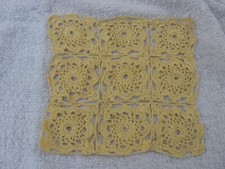 NAPPERON VINTAGE  JAUNE  CARRE