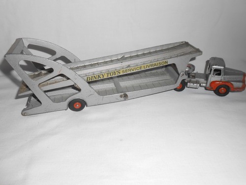 Tracteur unic avec remorque - tracteur, sa