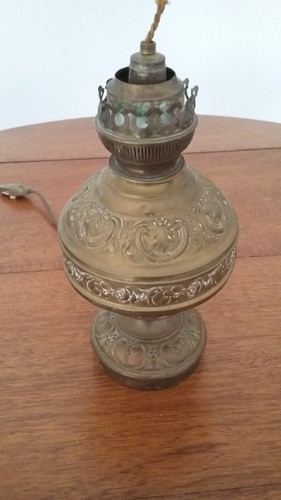 Ancienne lampe petrole en - a,