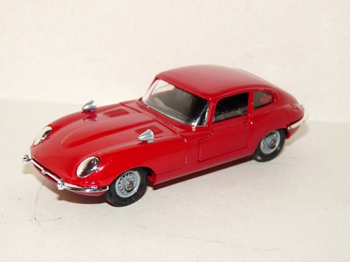Corgi toys 335 - jaguar, type