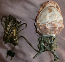 Lampe veilleuse vintage camée coquillage décor " Le Baiser " ange & femme Cameo