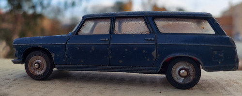 404 break peugeot dinky - 404,
