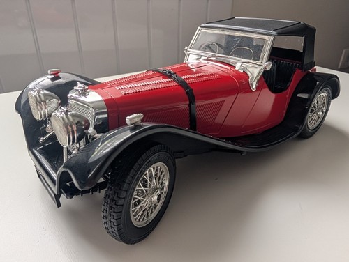 Bburago jaguar ss100 1937 - 1/18,