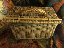 ancienne petite malle valisette de pique nique en osier epok 1900