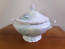 Soupiere en porcelaine de Limoges - décor aux cygnes