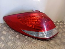 Feu arriere principal gauche