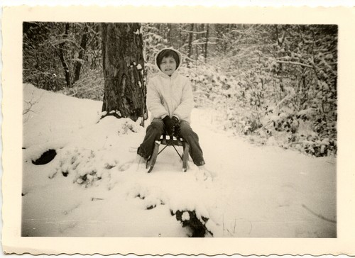 Enfant faisant luge - enfant, la