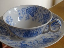 CREIL L.M. & Cie 1 ANCIENNE TASSE A THE EN FAIENCE FINE FLORA LICHEN 19 EME