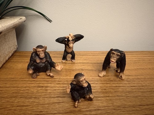 Schleich chimpanzee family - chimpanzee,