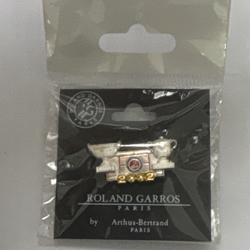 Arthus bertrand pins - pins, roland