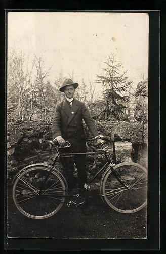 Carte postale photo - , jeune