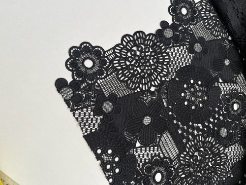 Coupon guipure noire haute - noire,