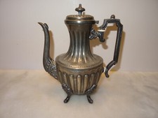Ancienne cafetière en metal