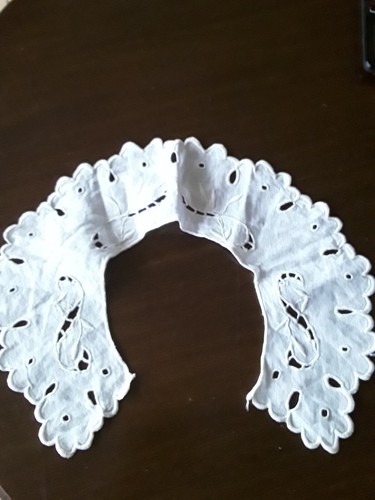 Col ancien broderie - ,
