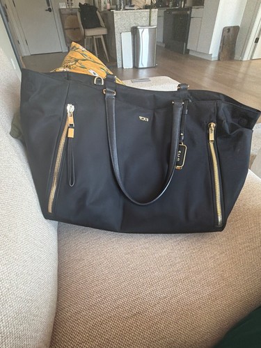 Tumi voyageur tote black - q-tote,