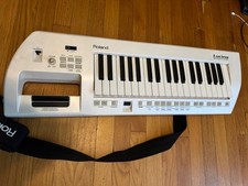 Roland Lucina Keyboard Synthesizer AX-09