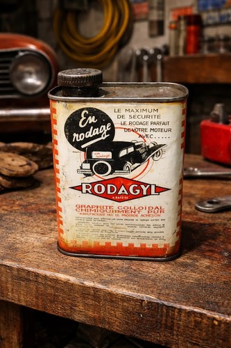 Bidon huile ancien - bidon,