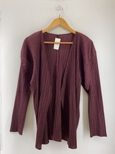 PLEATS PLEASE ISSEY MIYAKE