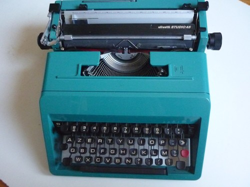 Machine écrire olivetti - à,