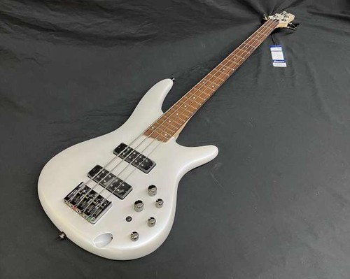 Guitare basse électrique