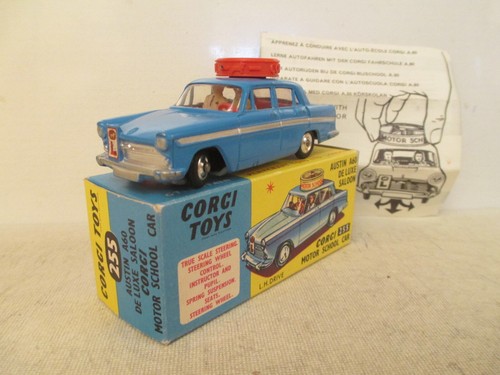 Corgi toys 255 - corgi, school