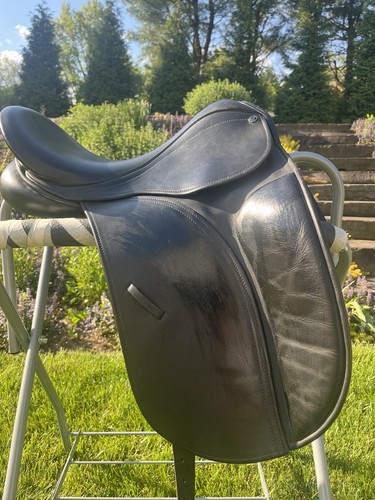 Dressage saddle m - m, county