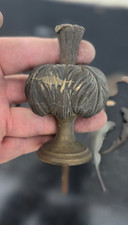 BRONZE POMME DE PIN LOUIS XVI