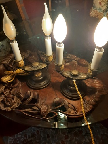 Deux lampes chevets - , sur