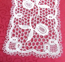 NAPPERON DENTELLE  FUSEAUX