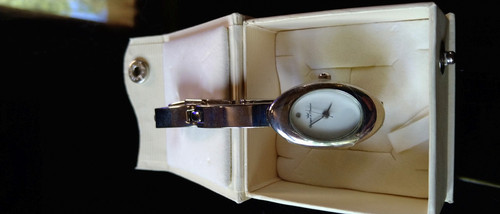 Montre femmes quasi neuve en - montre, "quasi