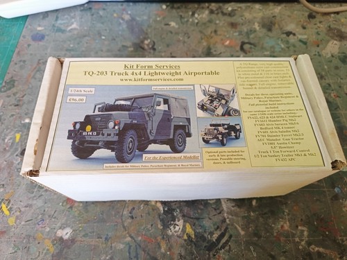 Maquette voiture land - 1/24,