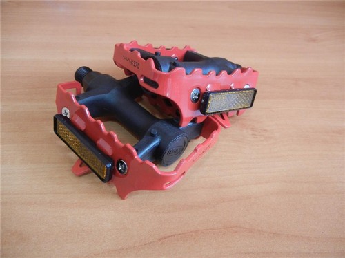 Red union cage - *,