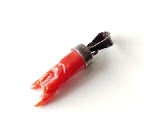 Pendentif main corne en - "main, corne"