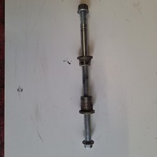 AXE DE ROUE ARRIERE KYMCO 125