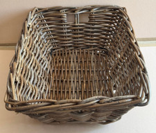 Panier en osier IKEA