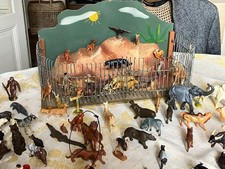 Lot 60 figurines animaux