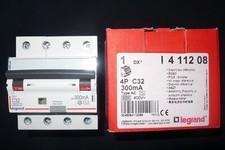 DISJONCTEUR DIFFERENTIEL 4POLES 32A 300mA TYPE AC TETRA. 32AMPERE LEGRAND 411208
