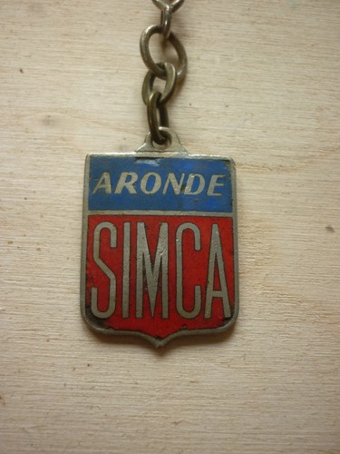 Ancien porte clé émaillé - ancien,