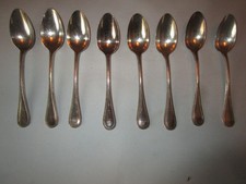 8 cuillères à café en