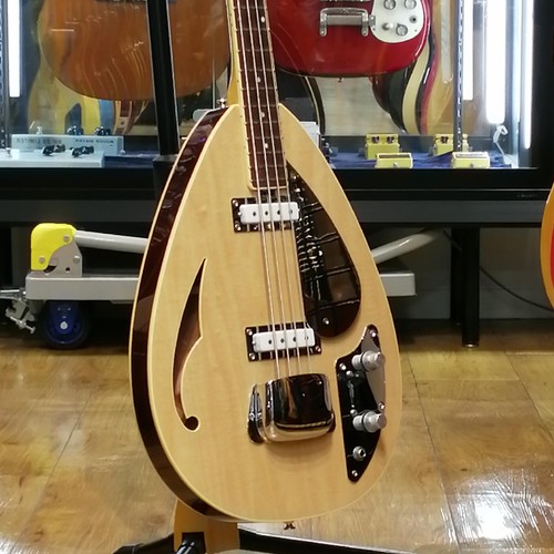 Guitare basse électrique vox - basse,