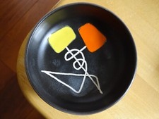 PIERRE RINAUDO A VALLAURIS 1 ANTIQUE RAMEKIN ON TRIPOD FEET