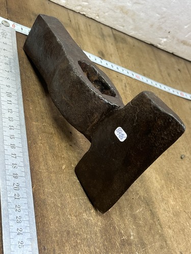 Outil ancien marteau taillant - outil,