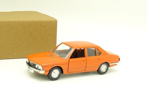Schuco bmw 520 - sb, e12