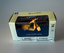 New-Ray Piaggio Vespa P200E -