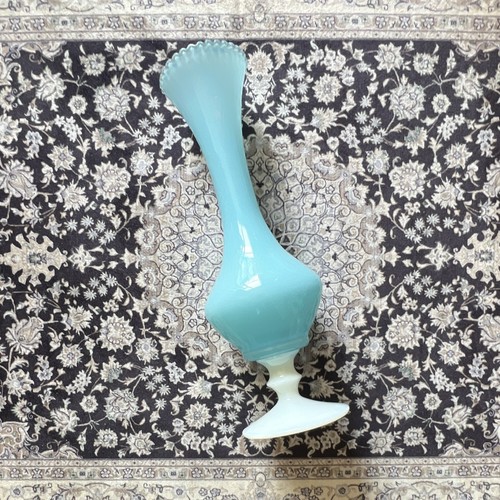 Vase sur pied - en, opaline