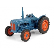 UNIVERSAL HOBBIES - Tracteur