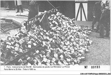 CAR-AAPP3-0200 - POLITICS - barricades des pavés rue monsieur le prince - 2