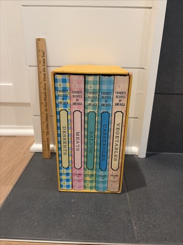 Vintage cook book set - book, cottage